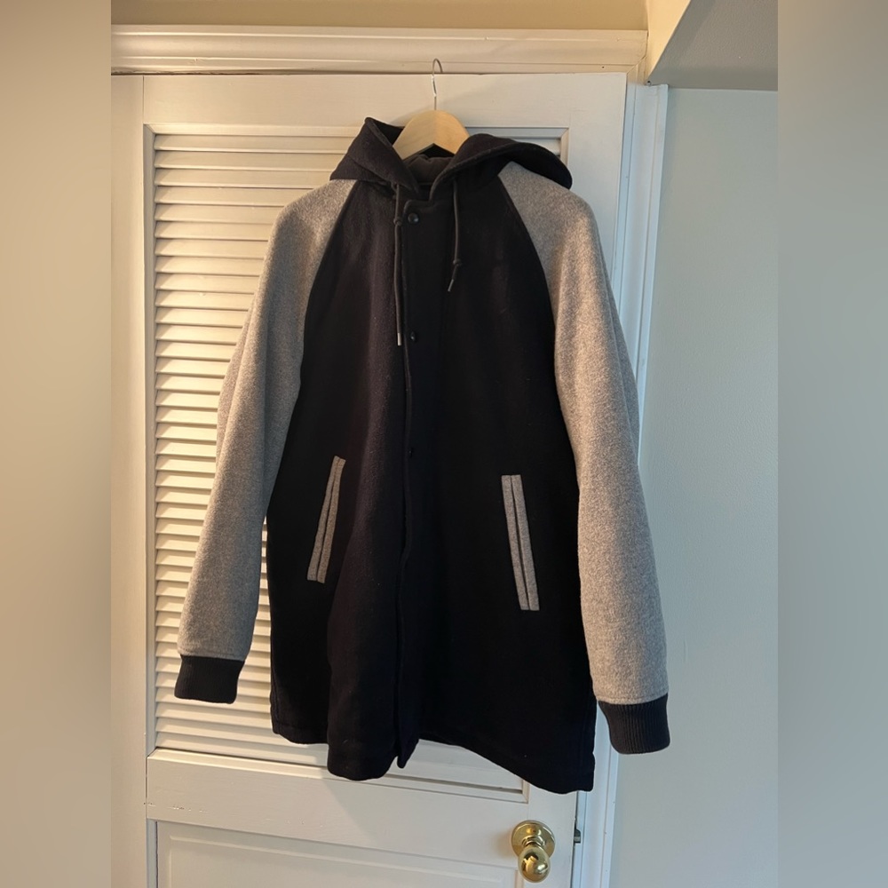 J crew fun sporty athleisure wool coat very warm baseball sleeves
